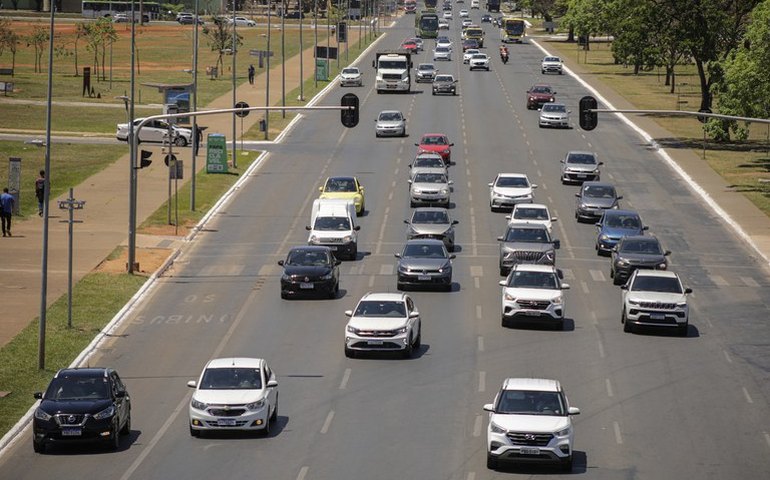 Mais de 4,3 milhões de motoristas precisam realizar exame toxicológico