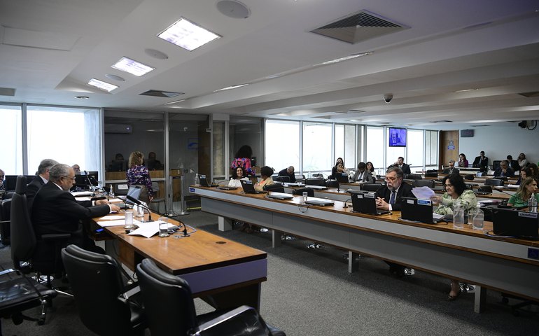 Comissão aprova recursos de proteção para a comunidade LGBTQIA+ encarcerada