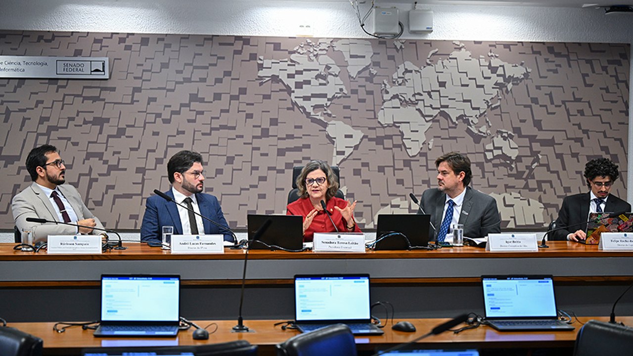 Especialistas alertam para riscos de expansão de data centers de IA no Brasil