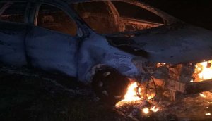 corolla incendiado