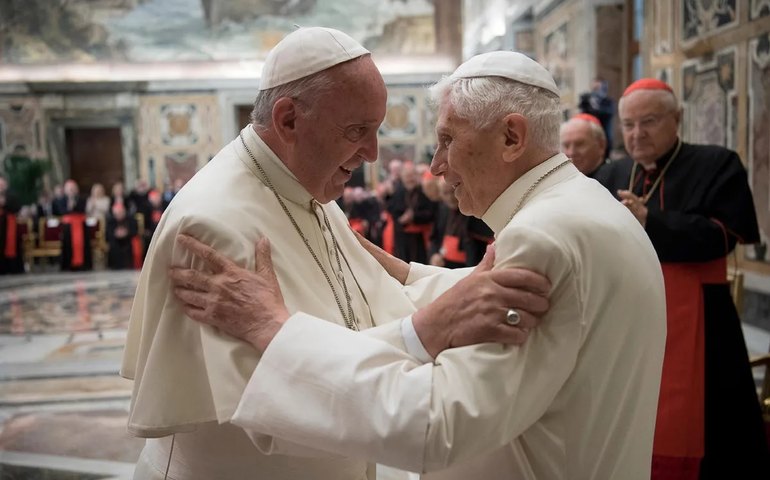Velório de Bento XVI começa na segunda e Papa Francisco comandará funeral