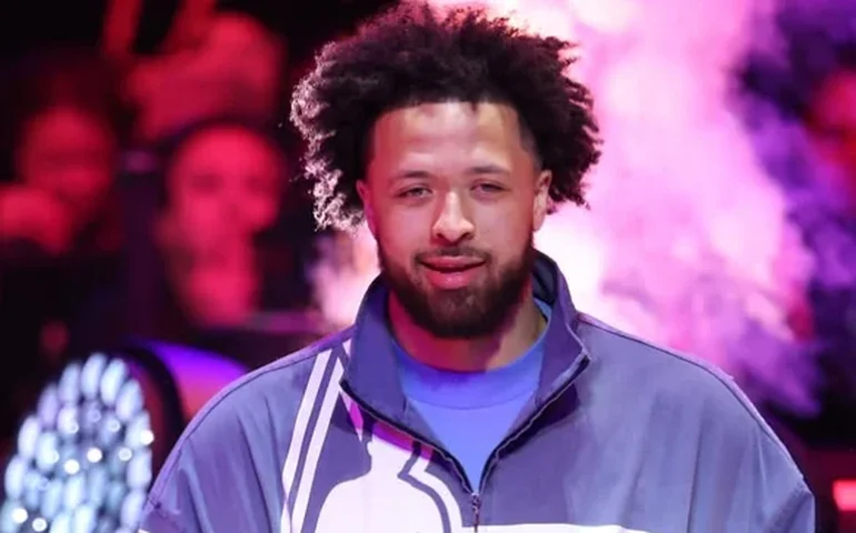 Cunningham brilha, vence duelo com Banchero e mantém Pistons vivos contra o Magic