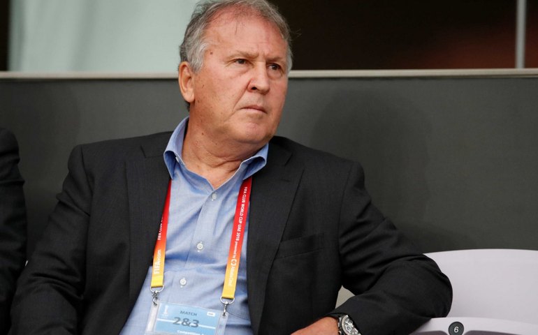 Zico narra sua própria história pelo Flamengo e seleção brasileira em minissérie