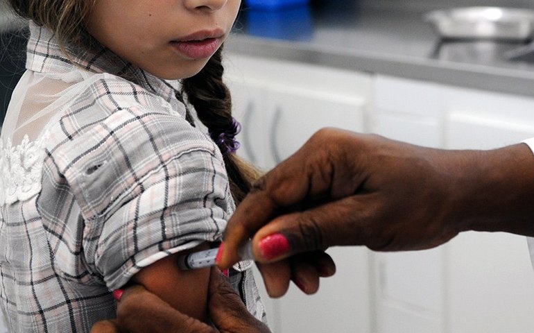 Exigência da caderneta de vacinação na matrícula escolar está na pauta da CE