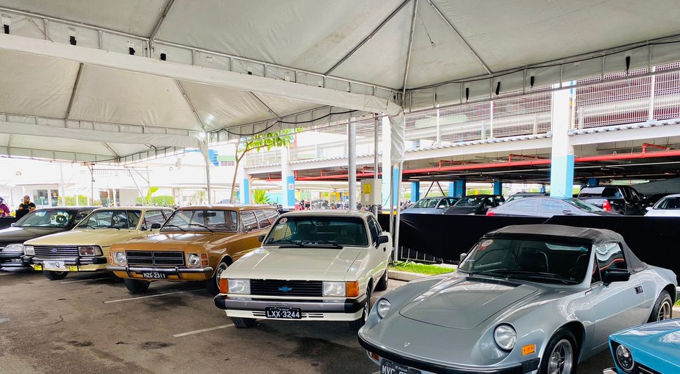 Shopping promove feirão de veículos seminovos e exposição de carros antigos em Aracaju