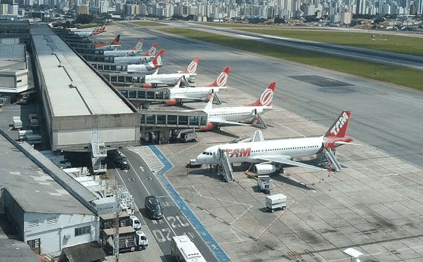 Chuva forte em SP desvia voos de Congonhas
