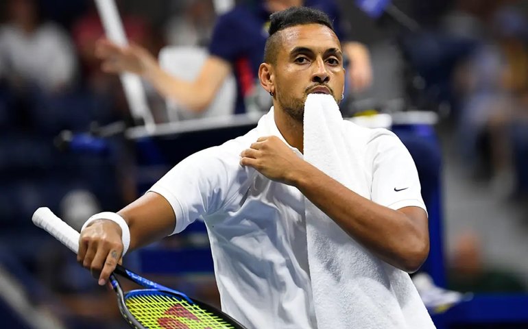 Torcedora expulsa da final de Wimbledon processa Nick Kyrgios por difamação