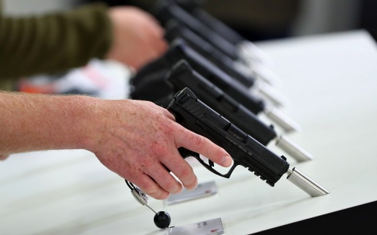 Novo secretário de Cultura defende incentivo a porte de arma com verba da pasta