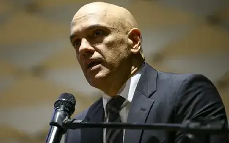 Moraes pede reabertura de investigação de Valdemar Costa Neto por trama golpista