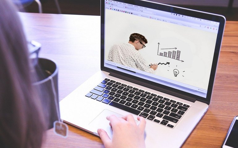 Preparadão Live abre inscrições para intensivão do Enem 2021