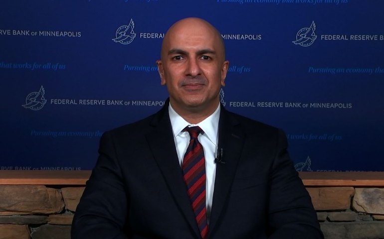 Membro do Fed vê redução no ritmo de cortes de juros, mas reforça foco no mercado de trabalho