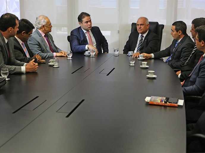 Presidente Otávio Praxedes recebe governador Renan Filho no TJ/AL