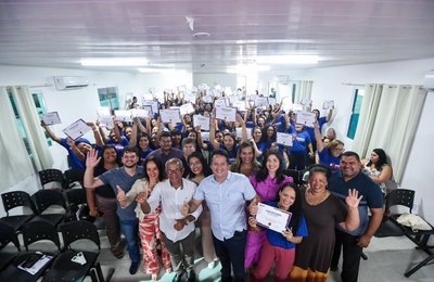 Emprega Mais Alagoas: Seteq entrega certificados de qualificação profissional em Japaratinga