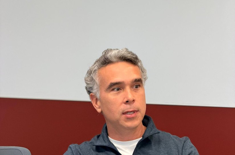 Rafael Brito lança livro em Stanford e transforma educação de Alagoas em referência internacional