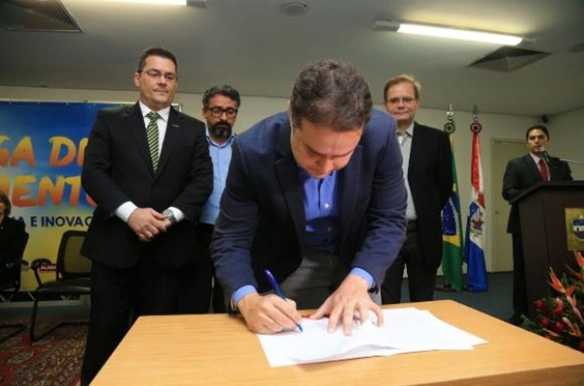 Renan Filho libera R$ 4,3 milhões para promover conhecimento científico