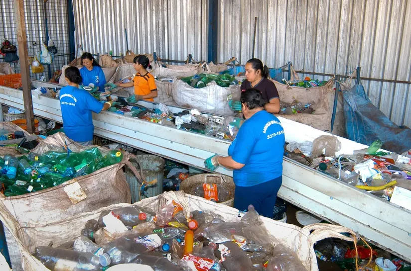 Produção de plástico reciclado no Brasil cresceu 8% em 2024