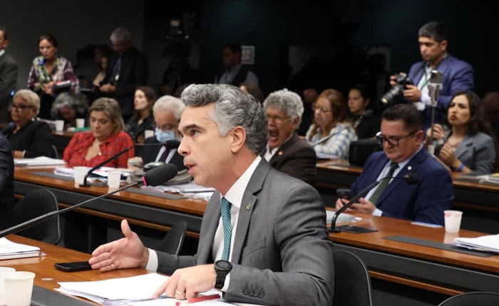 Deputado Rafael Brito é relator do projeto na Câmara dos Deputados Deputado Rafael Brito é relator do projeto na Câmara dos Deputados