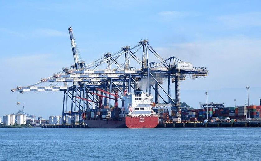 Governo estuda mudar regras do leilão do Porto de Santos