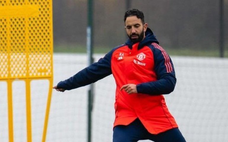 Ruben Amorim chega confiante ao Manchester United: 'Cara certo para o momento e vamos melhorar'