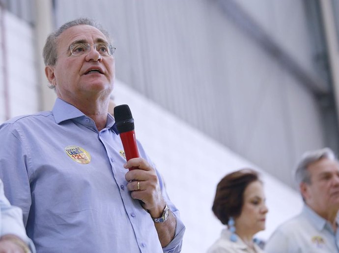 Senador Renan prestigia café da manhã com empresários e funcionários do Polo Industrial de Maceió