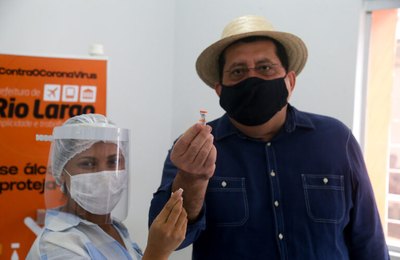 Pessoas com 38 anos poderão se vacinar contra a covid-19 a partir desta terça-feira (6) 