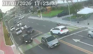 Câmeras flagram atropelamento de quatro mulheres em faixa de pedestres na orla em Maceió