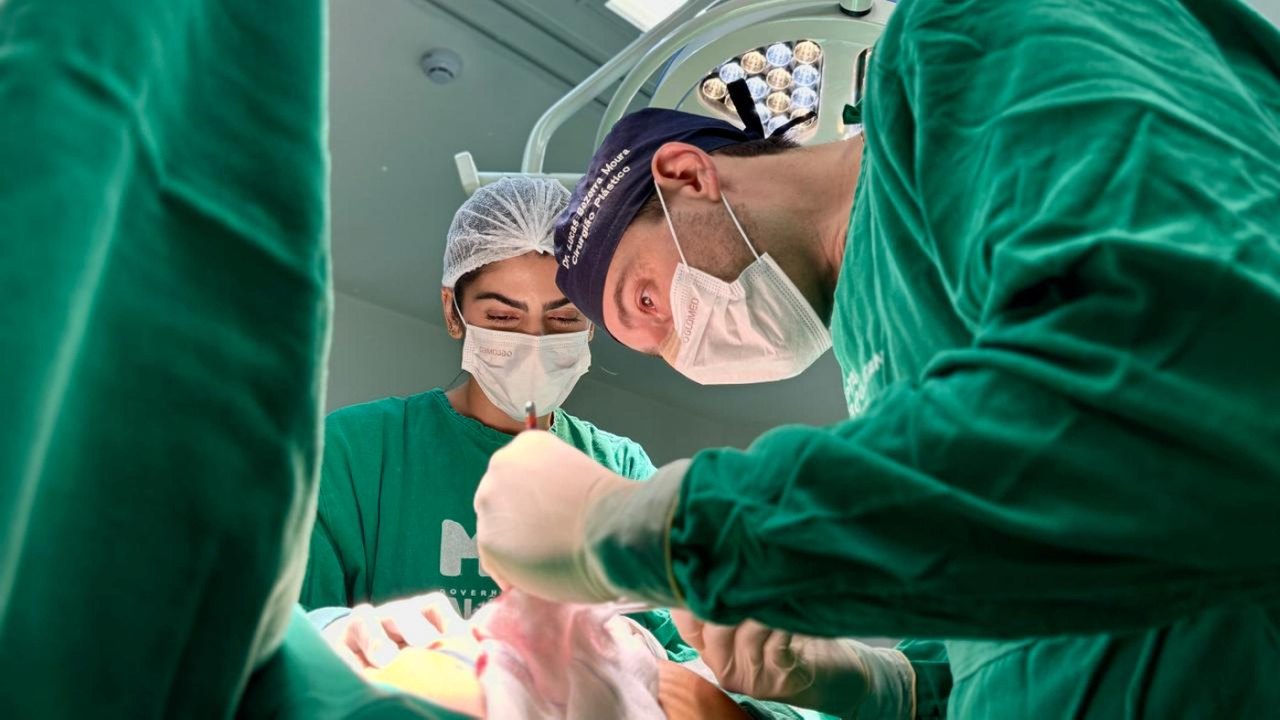 Hospital Metropolitano realiza mastectomia masculinizadora e garante mais qualidade de vida a paciente