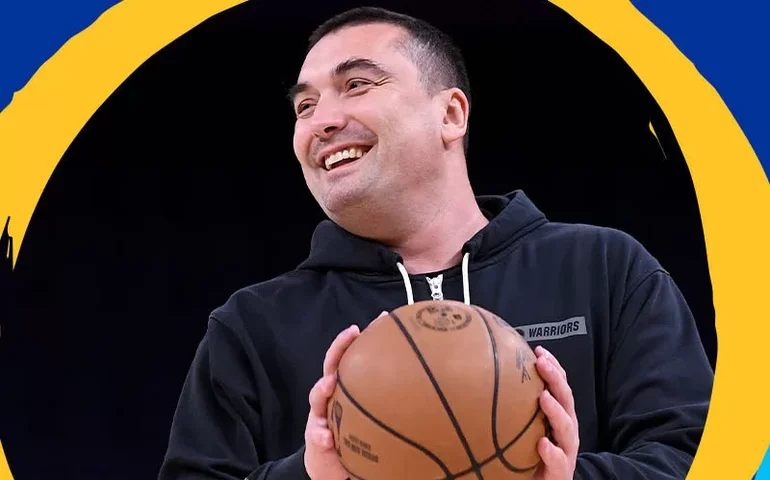 Morre ex-jogador Dejan Milojević, auxiliar dos Warriors; jogo foi adiado pela NBA