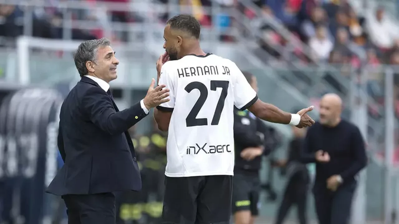 Palermo anuncia contratação do brasileiro Hernani para disputa da Série B