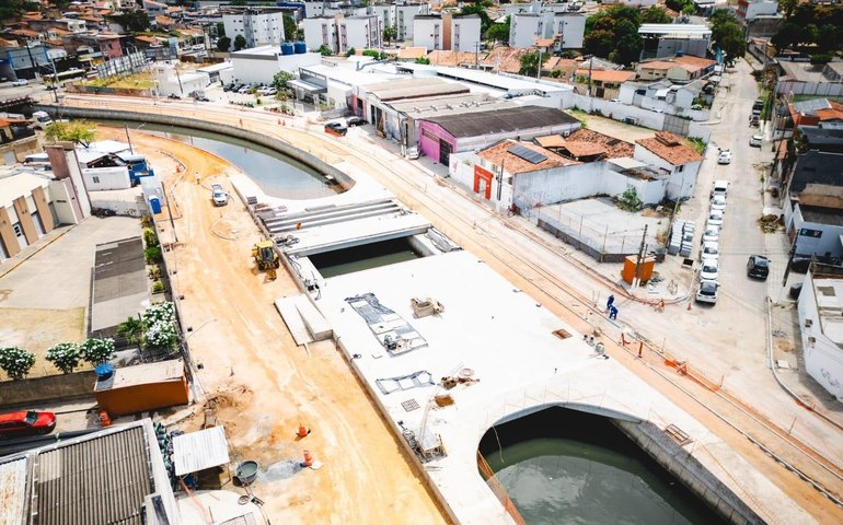 Parque Linear da Av. Humberto Mendes atinge 52% de execução e transforma entorno do Riacho Salgadinho