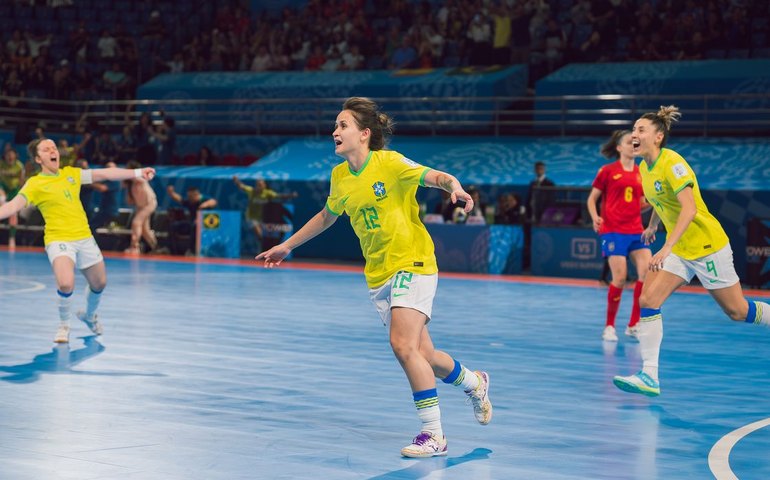 Copa do Mundo de futsal: Brasil supera Espanha e se garante na final