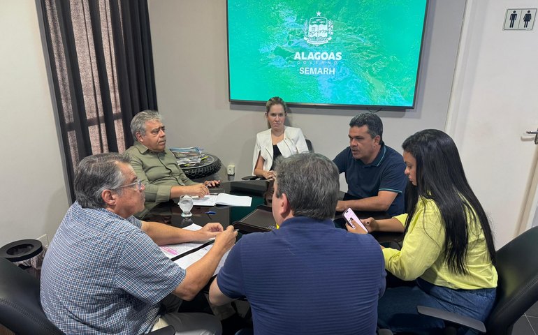 Semarh discute abastecimento hídrico e ações ambientais com lideranças políticas