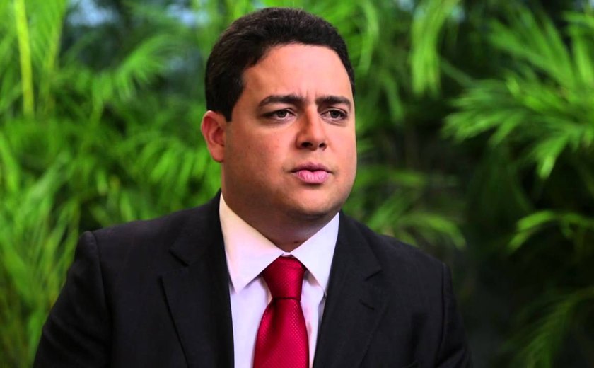 Novo presidente da OAB tem histórico de desavenças com Bolsonaro