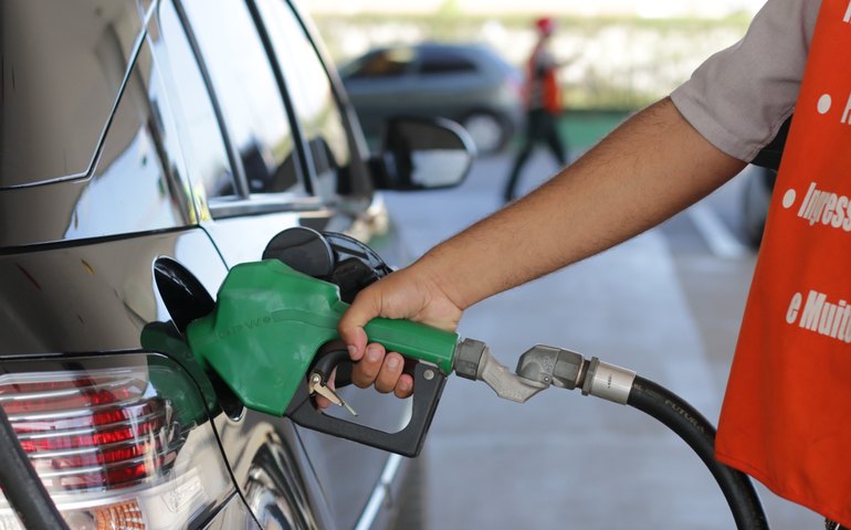 Preço da gasolina em Alagoas terá redução a partir desta quinta-feira