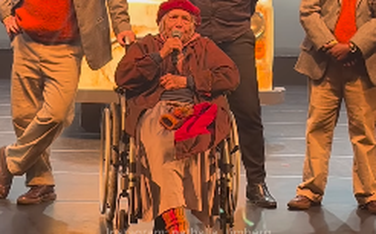 Aos 96, Nathalia Timberg volta ao palco para falar de solidão