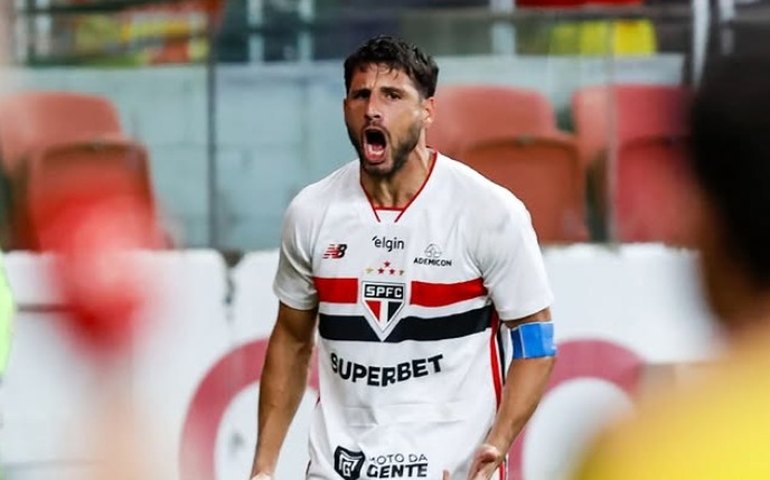 São Paulo sente desfalques, produz pouco e perde para o Vitória fora de casa pelo Brasileirão