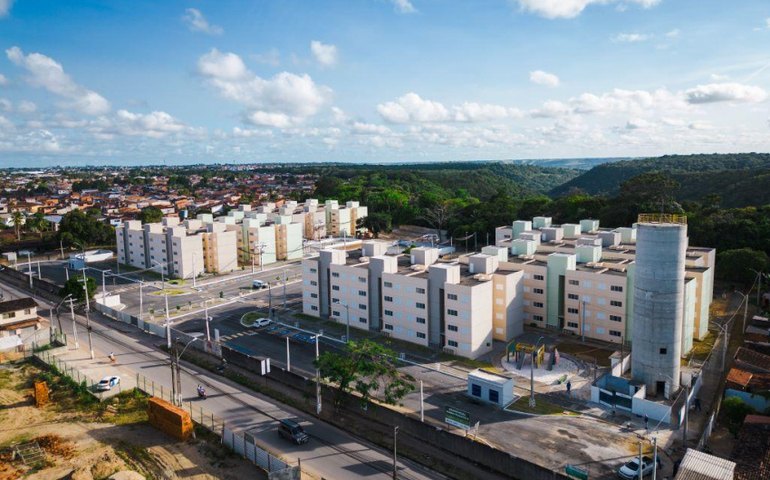 Contemplados no sorteio habitacional da Prefeitura de Maceió devem receber a chave nesta terça (24)