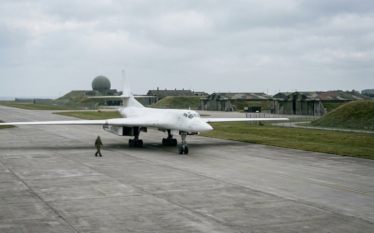 Londres e Paris são acusados de elevar tensão nuclear, afirma porta-voz russa