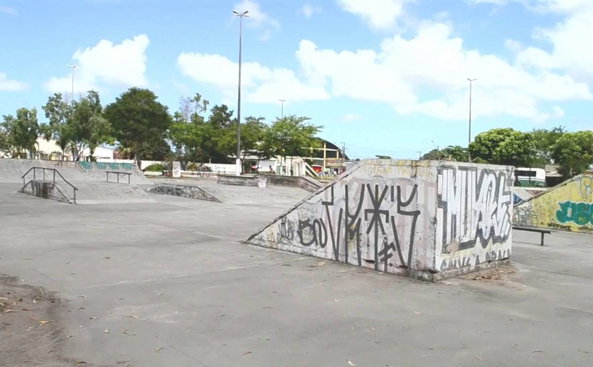 Homem em situação de rua é executado a tiros na Praça da Formiga, no Benedito Bentes