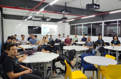 Cesmac destaca internacionalização em palestra sobre o inglês no mercado da Engenharia Civil