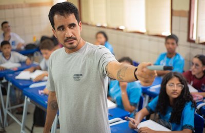 Governo anuncia reajuste do auxílio-alimentação para servidores da educação retroativo a janeiro
