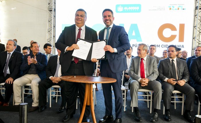 Dino ao lado de Paulo Dantas