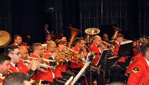 Banda Sinfônica do Corpo de Fuzileiros Navais realiza apresentação em Aracaju
