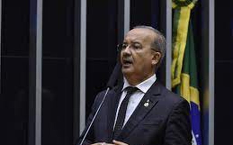 Governo de SC restringe circulação e impõe castração de pitbulls