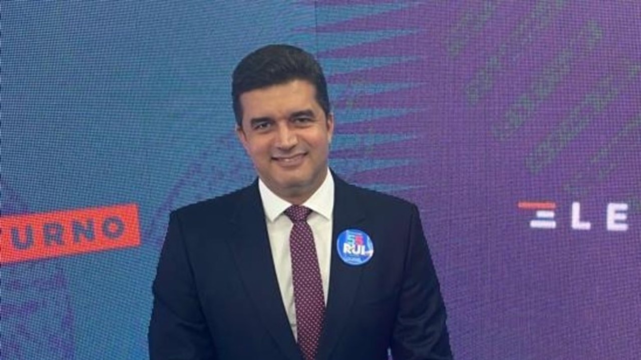 Rui ressalta histórico político e familiar durante debate na TV Pajuçara