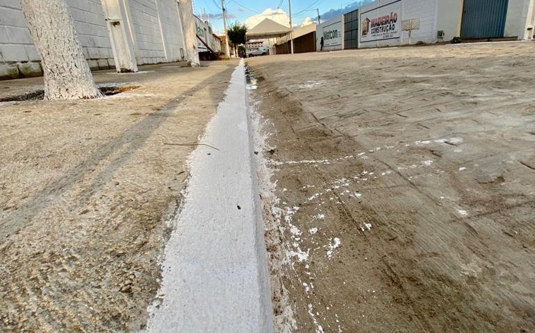 Moradores do Juca Sampaio recebem ruas com obras de drenagem e pavimentação