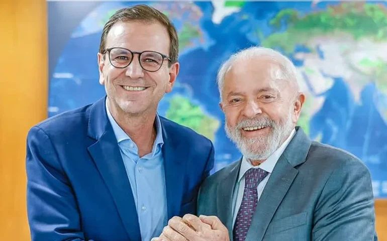Eduardo Paes oficializa pré-candidatura ao governo do Rio e reafirma apoio a Lula