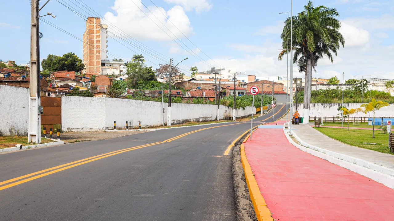 Governo de Alagoas inaugura obras de pavimentação em Palmeira dos Índios