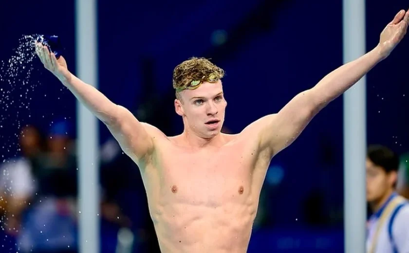 Fenômeno francês da natação, Leon Marchand bate recorde mundial de 12 anos nos 200m medley