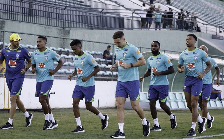 Brasil fecha último dia de treinamentos para enfrentar a Colômbia